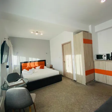 Orange House كونستانتا