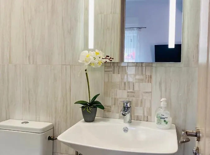 בית אירוח Orange House