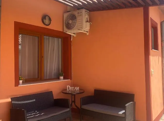 בית אירוח Orange House קונסטנצה