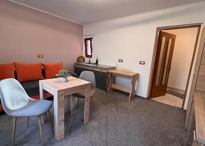 Orange House בית אירוח