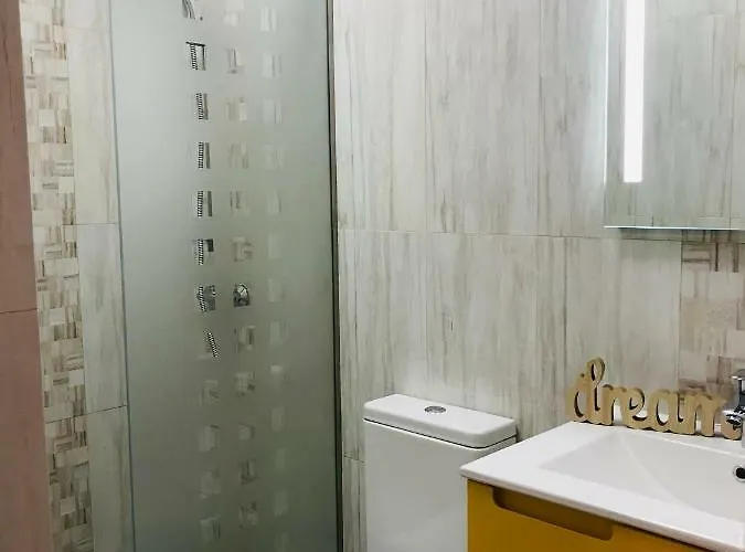 בית אירוח Orange House *