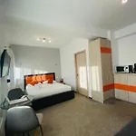 Orange House 콘스탄차