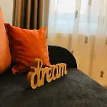 Orange House 홈스테이