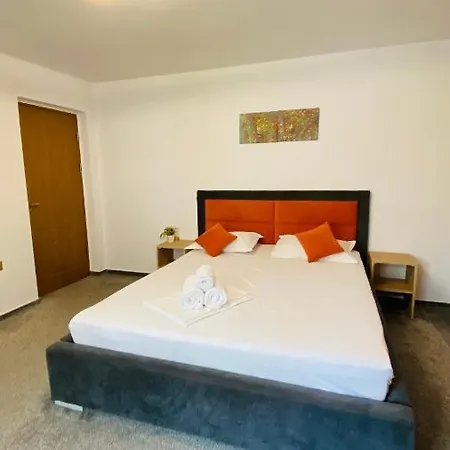 Orange House Constanta Homestay *