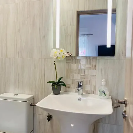 Habitación en casa particular Orange House