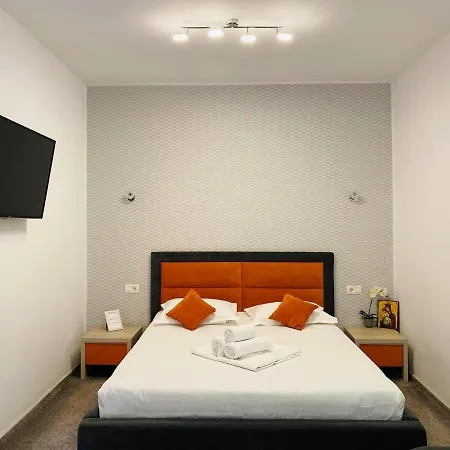 Habitación en casa particular Orange House