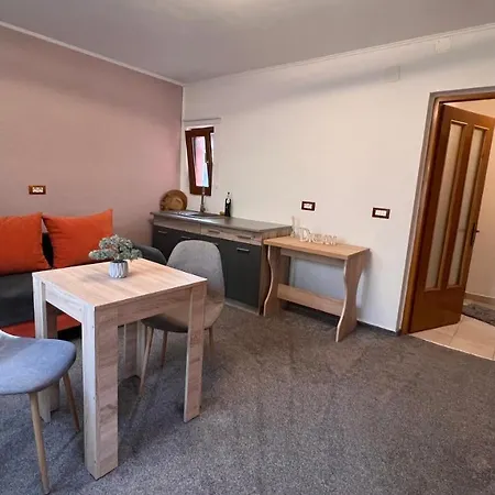 Orange House Constanta Homestay